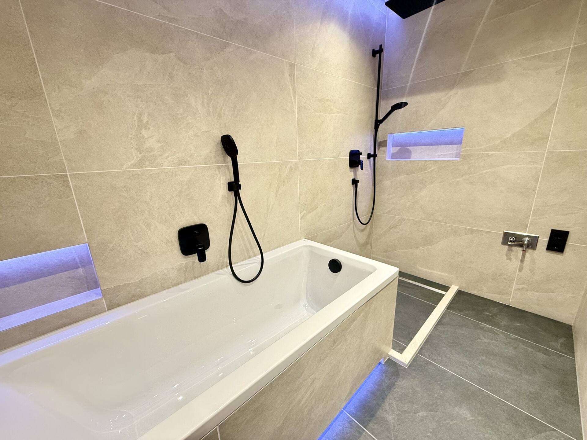 Badezimmer diemaklereiimmobilien