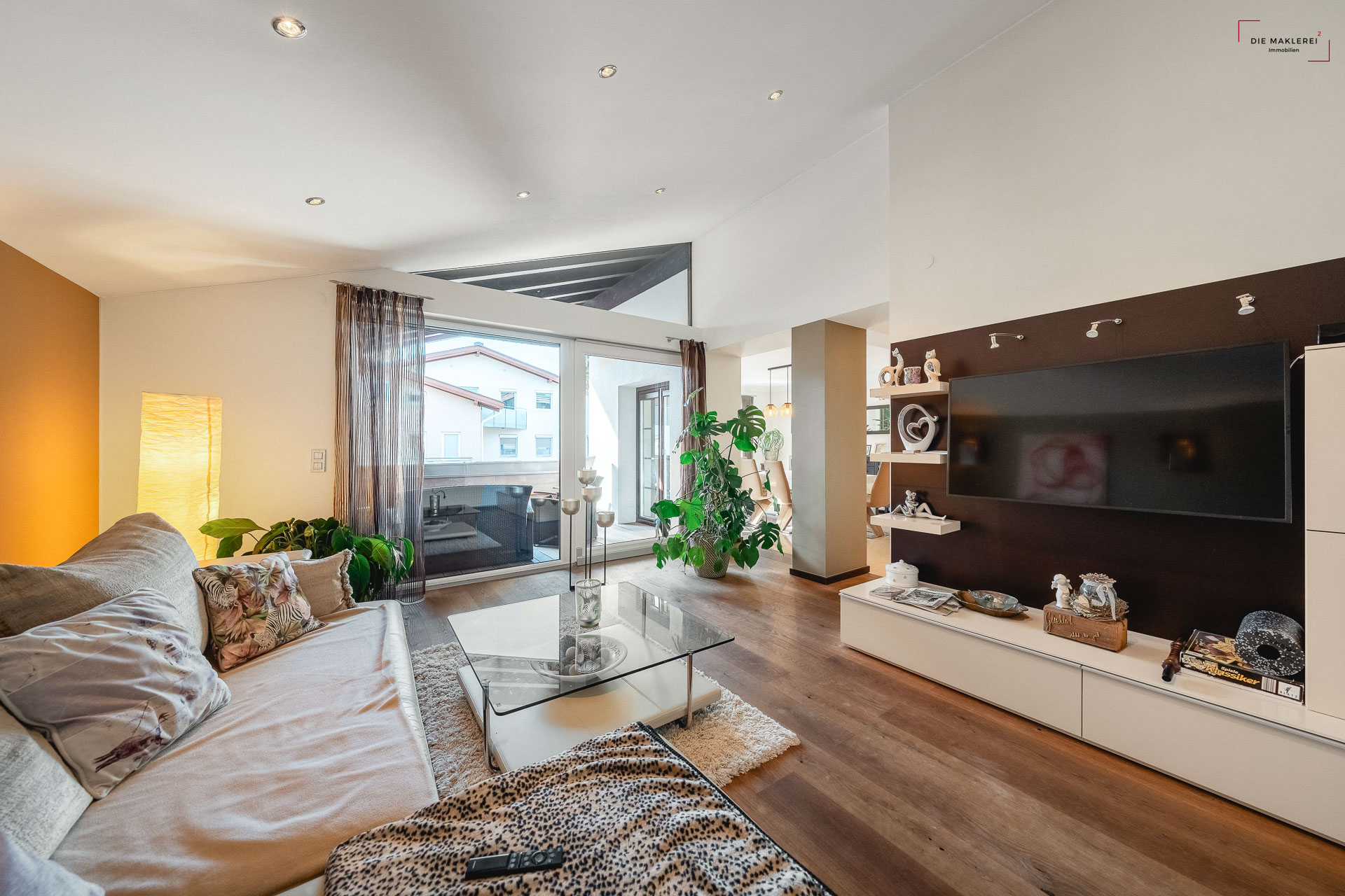 Wohnzimmer betreiberwohnung og