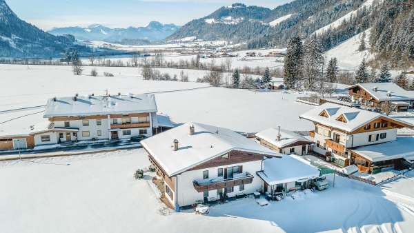 Sonniges Grundstück mit Altbestand in Walchsee